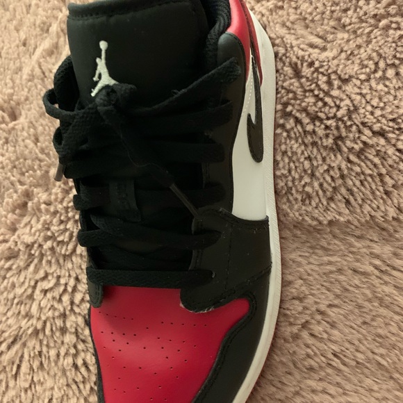 Jordan red and white - Picture 2 of 3